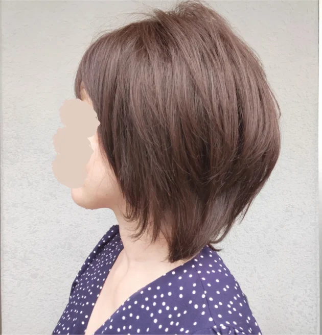 人毛MIXサラ屋外着用画像左横から