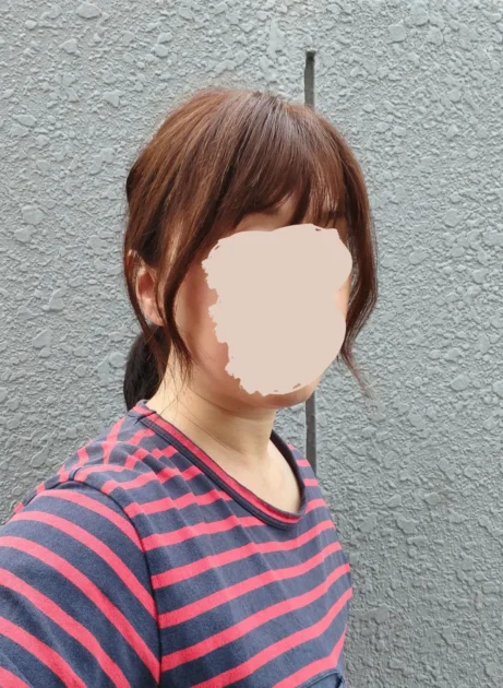 ナチュレトップヘアピースひとつ結び右斜め前から